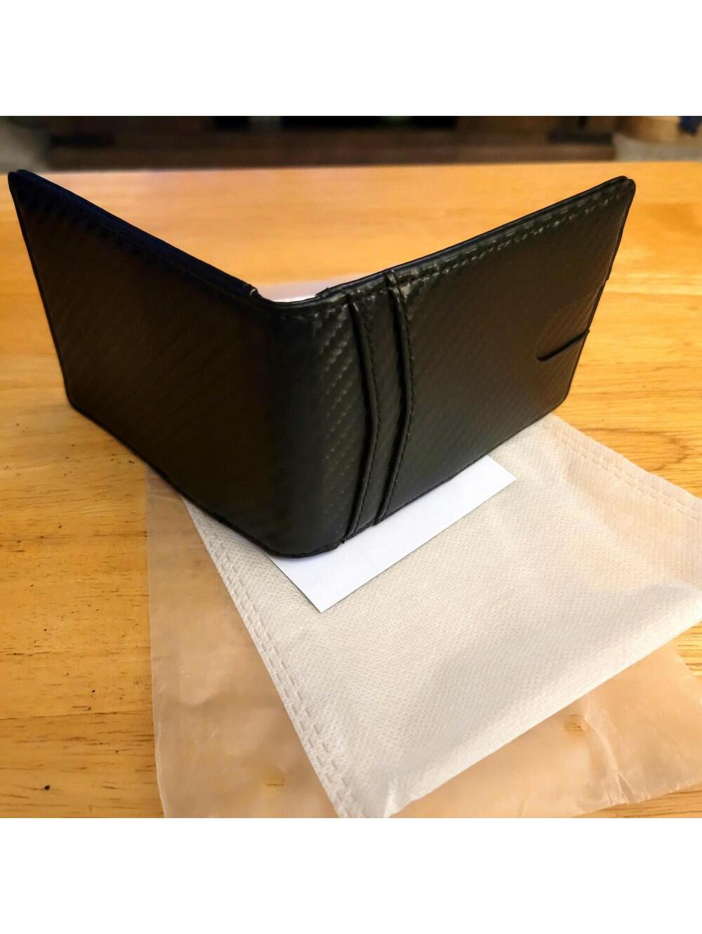 Black Carbon Fiber Pattern Bifold Wallet with Money Clip